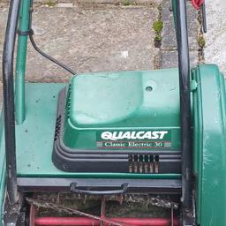 Qualcast Classic Electric 30 Lawnmower it has NO BOX, works as it should, heavy roller on the back,Good condition