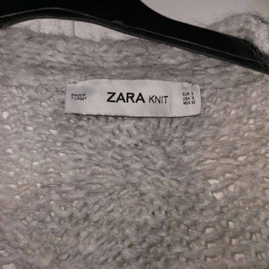 long chunky cardigan from zara, perfect condition, no tags.