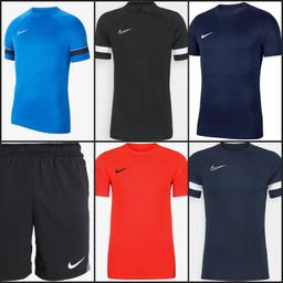 Nike Performance Dry Fit Sport Set.
1x Sportshorts in L
6x Sportshirts in L
6x NEUE Sportsocken in Gr. 42-46