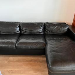 Verkaufe meine geliebte echt Leder Couch in den Maßen 1.60x2.50
Mit dabei sind 3 separate Kissen, wie auf den Fotos Zu sehen.
Die Couch ist zwei geteilt und kenn so gut transportiert werden
Bei Fragen gerne melden