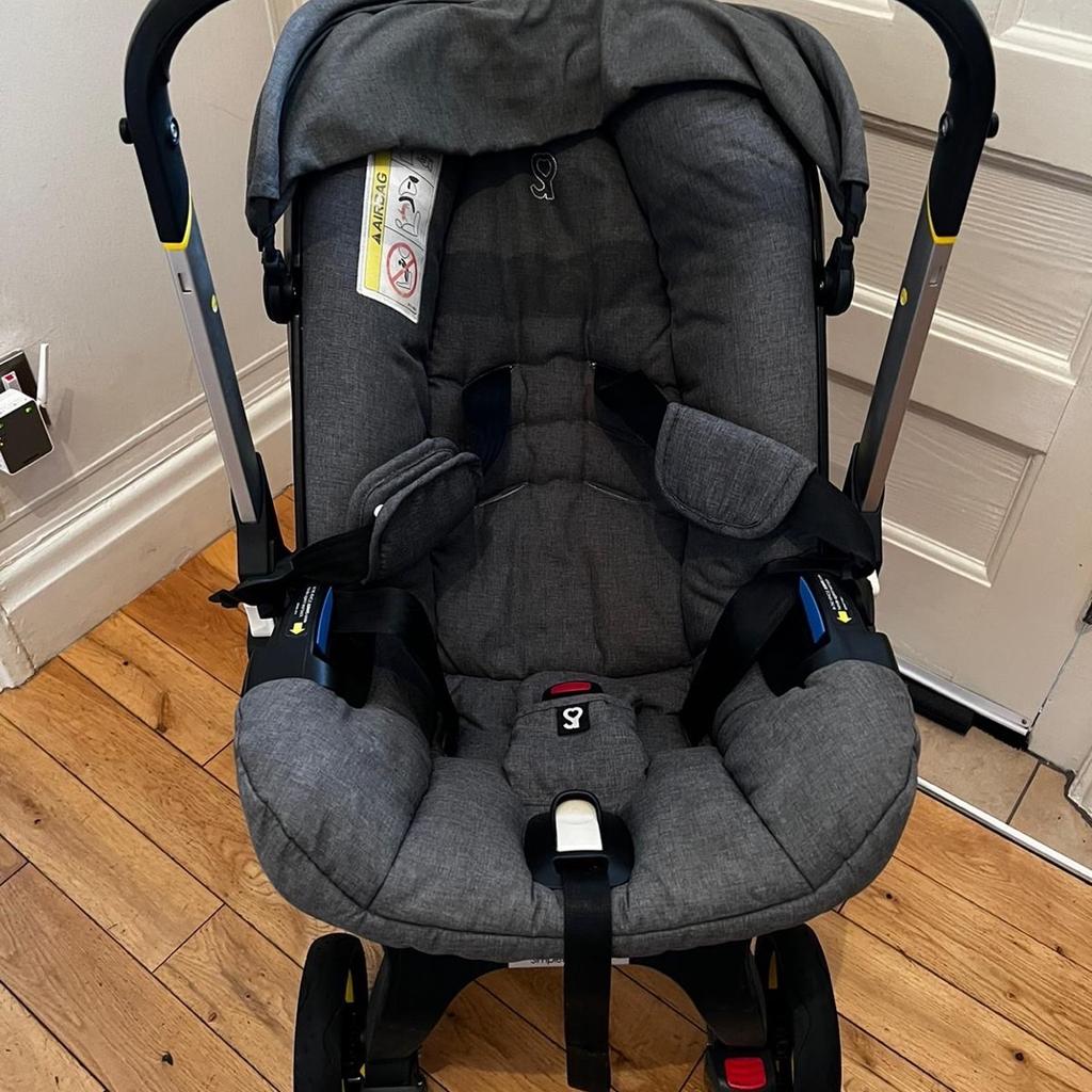 Doona car seat
Excellent condition
With newborn/small baby insert
