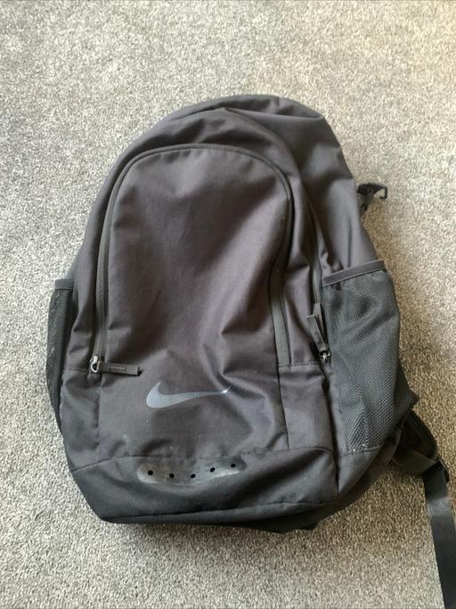 Buy & Sell Surrey Waverley - Photos for Black Nike backpack