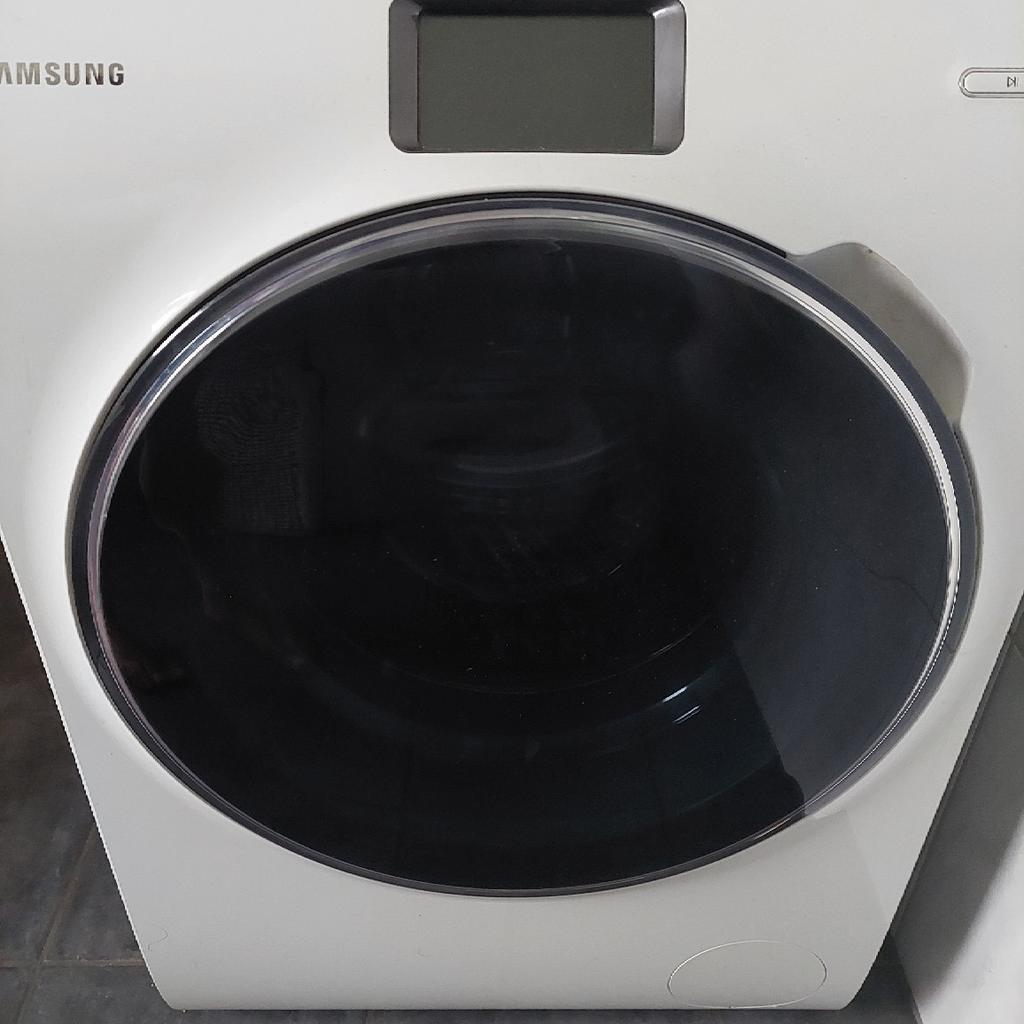 Das Waschprogramm startet nicht da die Wäschetrommen hängt [Trommelkreuzschrauben locker] daher ausdrücklich als defekt abzugeben.

NP 1.400 €