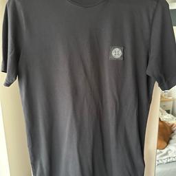 Worn once
stone island black tshirt boys age 14
Excellent condition