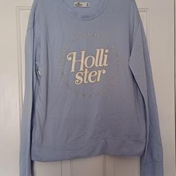 hollister ladies sweatshirt in size medium