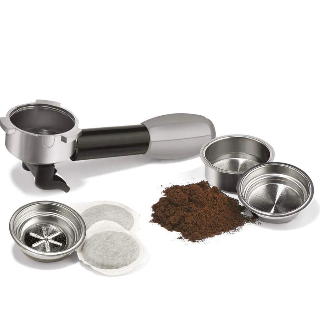 Macchina per il caffè , può utilizzare sia miscela in polvere che compresse pre dosate con monta latte a vapore per deliziosi cappuccini