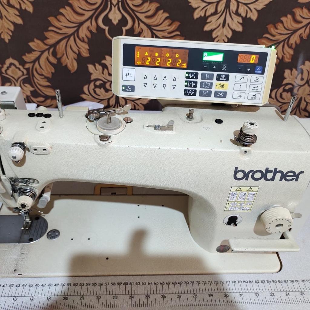 S-7200 C-403 industrial brother sewing machine
Fully Automatic
Fully working
No issues had barely been used
Excellent condition

Collection from M16
