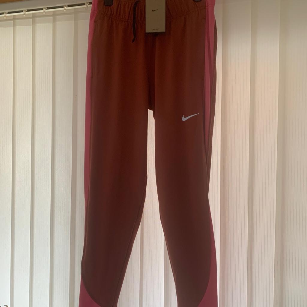 Brand new therma fit Nike running trousers
Size small U.K. 8-10
Was £74.99
