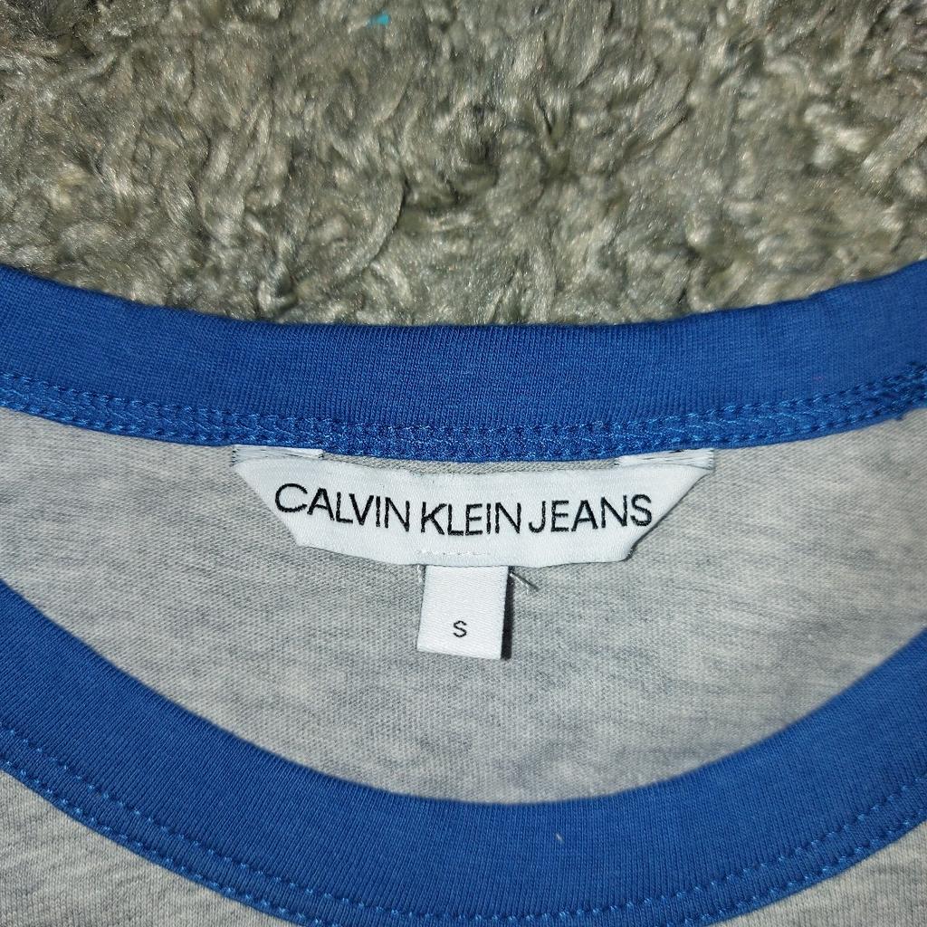 Calvin Klein Shirt Größe 36
nie getragen
Neu

Versand bei Kostenübernahme möglich