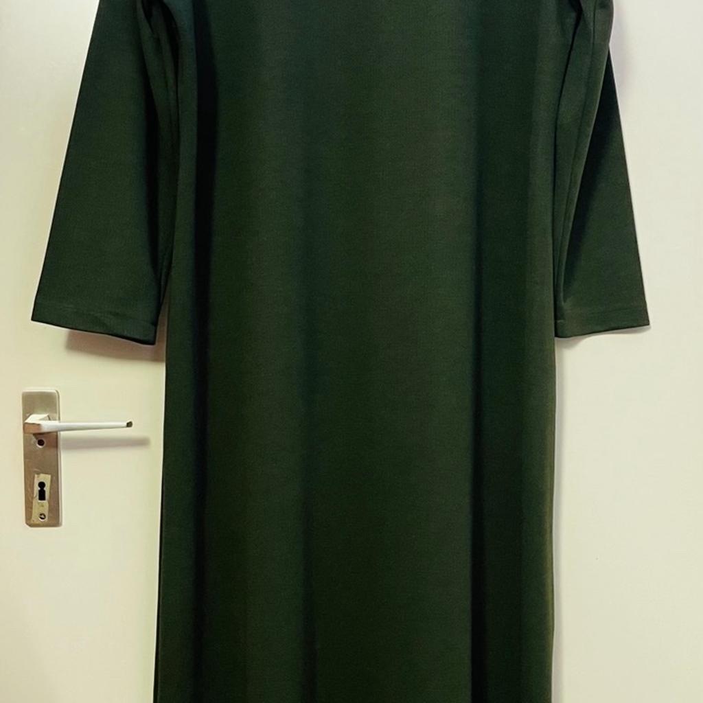 Abaya Khaki XL mit Stehkragen und ohne Innenfutter

-Größe: 52, fällt wie L aus
-Farbe: khaki
-Die Abaya im coolen Look ist fast wie neuwertig um im sehr gutem Zustand

Der Preis enthält die Versandkosten inklusive.

Preisvorschläge möglich!