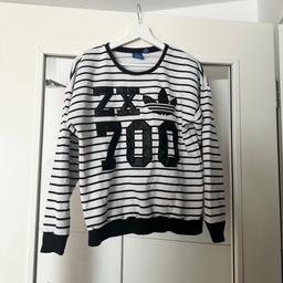 Hey ihr ☺️

Ich verkaufe einen Adidas Hoodie Sweatshirt in schwarz weiß gestreift von ZX Flux 700

Größe XS
Versand 3,99 oder versichert 5,99€

Der Pullover ist in einem getragenen aber dennoch guten Zustand
Neupreis über 60€