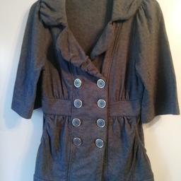 Size 10 Soft jersey button fronted close fitting jacket with 3/4 sleeves, pockets from Miss Selfridge.
In very good condition.
From a smoke and pet free home.