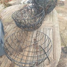 12 x hanging baskets 2 sizes mixed, with chains chains abit weathered as been in storage baskets never used.
Ideal for around your property or ideal to make them up for resale.
£25 the lot
