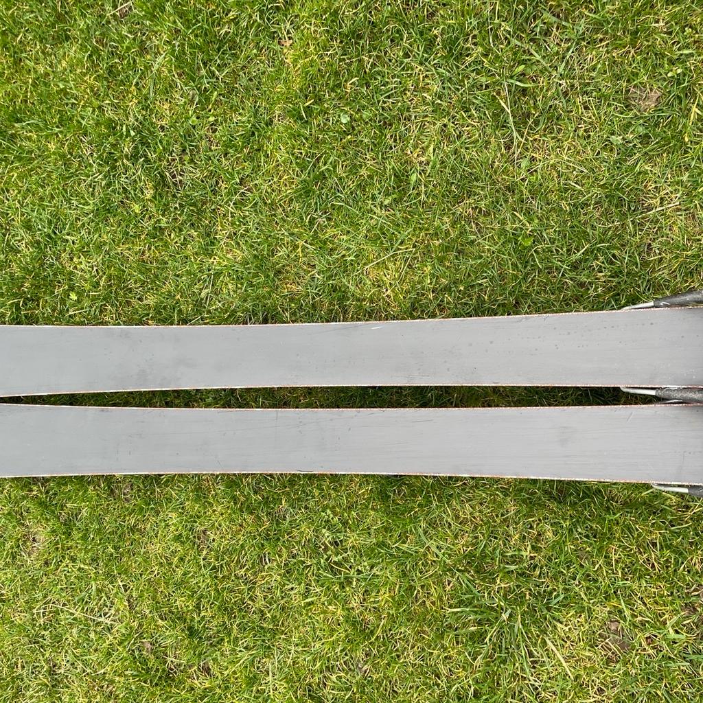 Verkaufe gebrauchte Atomic Schi, 158 cm,
mit Bindung, Zustand siehe Bilder

Privatverkauf ohne Garantie und Rücknahme
Selbstabholung in Schleedorf
