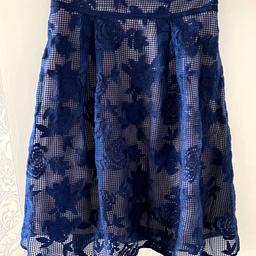 Hi ladies welcome all to this gorgeous looking style Coast Trellis Embroidered Midi Skirt Size Uk 12 in perfect condition thanks

RRP: £119