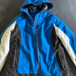 Ski Jacke gr 40/42
Selten getragen 

Privatverkauf keine Rücknahme 
Versand möglich