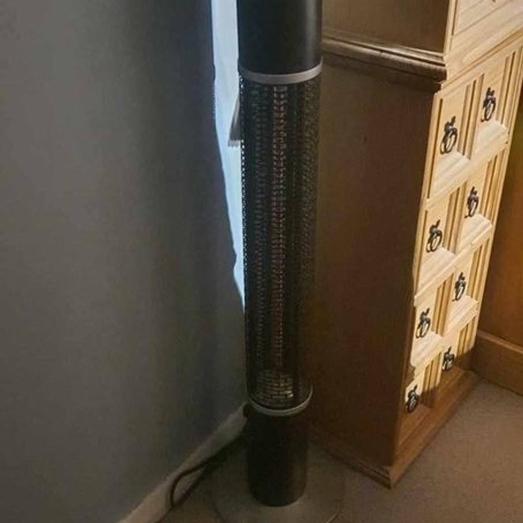brand new patio halogen heater with speaker and lights approx 4ft tall . connects via blue tooth . never been used just turned on for pics collect s64 swinton