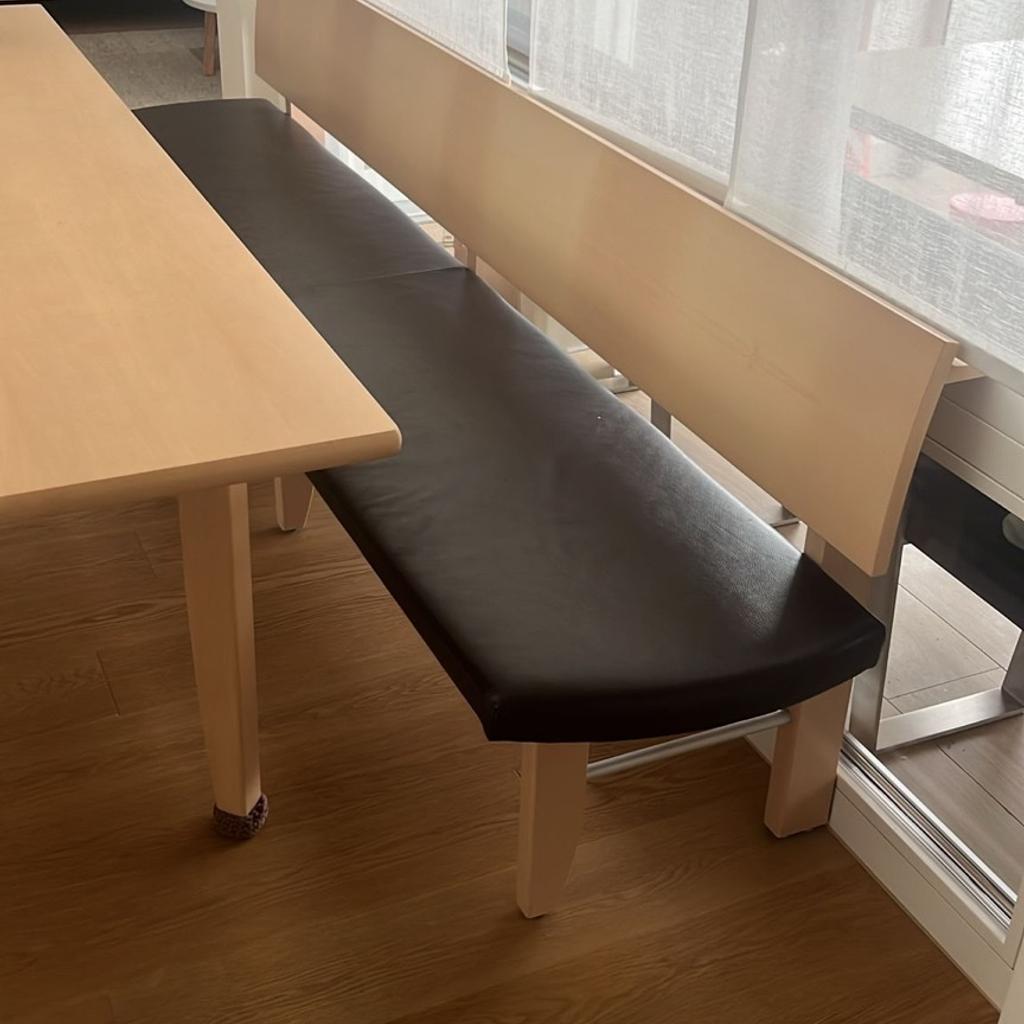 Tisch
2 Stühle
Bank

Echt Leder

Massiv Holz

Tischlerarbeit

Kein Ikea Ramsch…..

Im umkreis von 40km würde ich es euch sogar zustellen da nicht jeder einen Transporter zur Verfügung hat