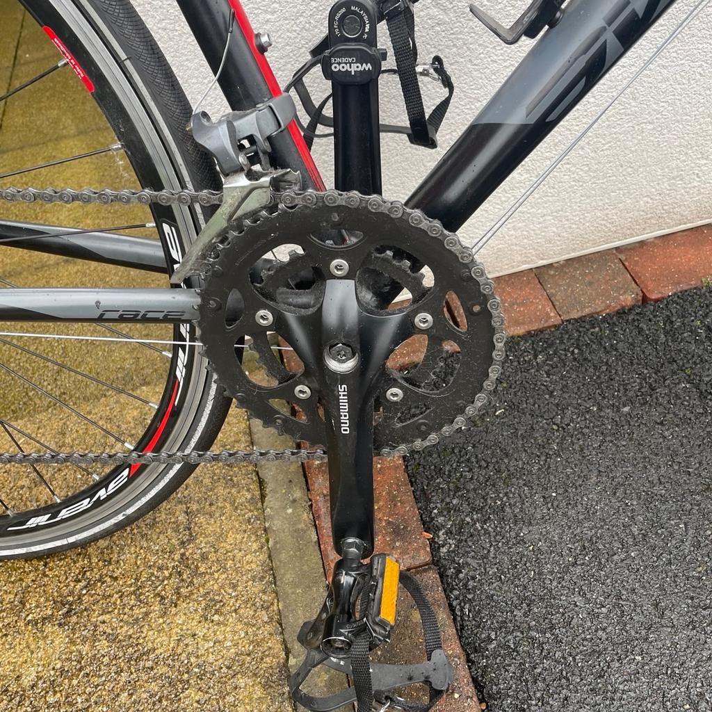 I’m selling my Avenir road bike. Avenir is part of the Raleigh family.
18 speed Shimano Sora
Carbon front forks
Medium frame
Lightweight
Only 2 years old
Used very little.
Comes with 2 spare tyres and inner tubes
Collection only. Needs a service