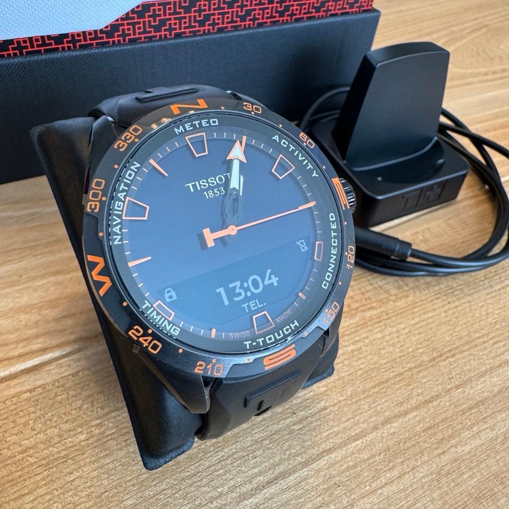Verkauft wird gut erhaltene Herrenuhr Smartwatch T-Touch Connect Solar von Tissot.

Die Uhr wurde wenig getragen und hat wenige Gebrauchsspuren.

Der Preis ist fest.
Keine Garantie und Rücknahme.
