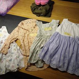 Set aus 4 Mädchenkleidern in Gr. 92/98.
Die Kleider sind auch einzeln zu haben.