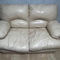 Sofa
2 seats
Leather
Cream colour 

Collection from West Derby L13