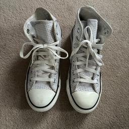 White converses women’s size 4 U.K. 
bargain
Good condition - as seen in pictures 
Bundle discounts available