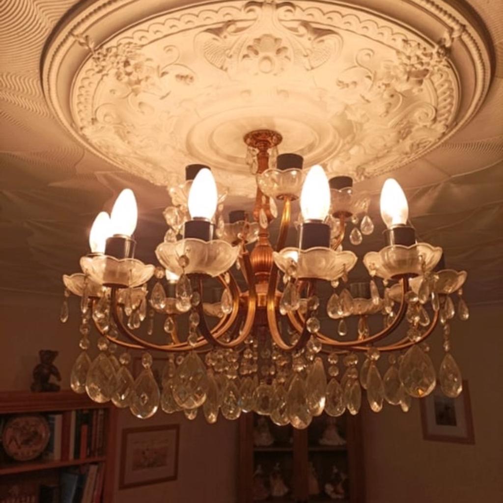 Stunning 18 arm chandelier crystal with round cut crystal cups with heavy crystal droplets. I have drastically reduced it today to £250 excellent quality and condition
