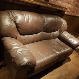 Good condition brown leather sofa, if bought before March 31st can deliver for deisel money, otherwise would need to arrange for delivery.

Message for sizing or questions.