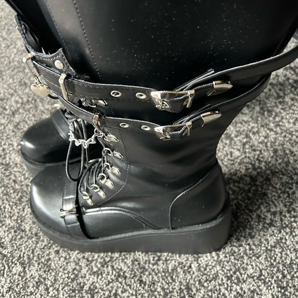 IMMACULATE CONDITION
WORN ONCE FOR 3 HOURS

My daughter has so many shoes they just sit in the wardrobe.

Bought for Xmas from Temu.

Very trendy buckled chunky boots. Side zip fastening, so comfy and very lightweight.

Cost £35

Darlaston Area. WS10

Clean and Smoke Free Home