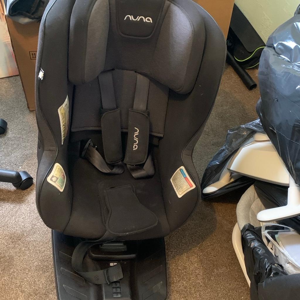 Nuna rebl car seat
Weight up to 18.5 kg
Can be forward or backward facing
Car seat spins
I’m good condition