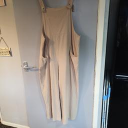 Dungarees, adjustable straps. 2 pockets on the front. Wide leg.
Never worn, too short for me.
I'm 5' 9" and I like them long.

Crinkle Cotton, Beige Colour Freshly Washed ( No ironing needed 😃👍🏻 yay !!

Ideal Spring/Summer outfit.

Darlaston Area. WS10

Clean and Smoke Free Home