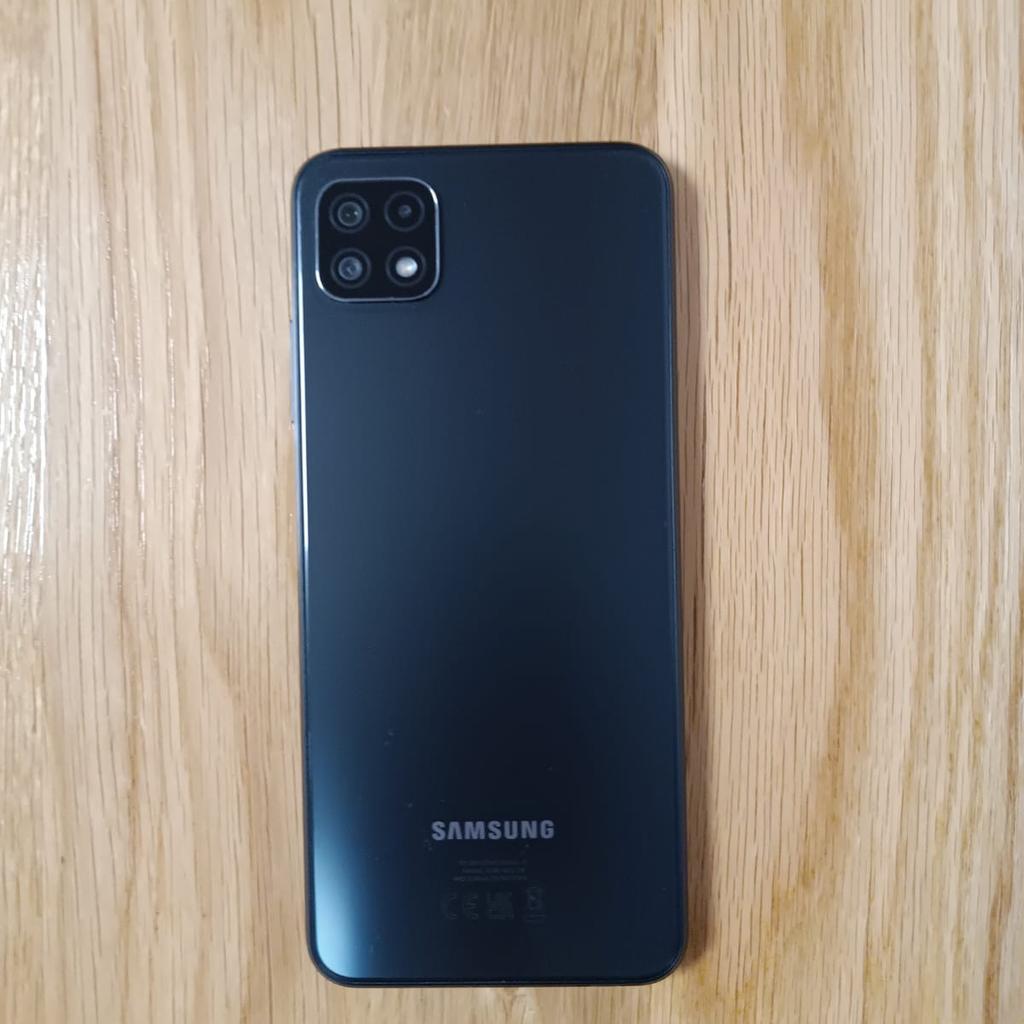 Verkaufe gut erhaltenes Samsung A22 5G mit Handyhülle.
(Kein Versand)