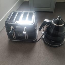 Delonghi lettle & toaster in excellent condition