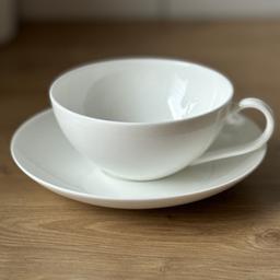 Selten genutzte Tee-/Kaffeetasse(n) von Villeroy&Boch Serie: Bone China

Können auch das Dibbern-Geschirr erweitern, da „identisches“Design + Größe

5Stück inkl. Untertasse + 1Stück ohne Untertasse

Abholung 
Versand gegen Aufpreis