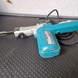 Makita 9032 110v Power File in excellent condition.  Bought a few years ago,  used a couple of times and then put away.  No sanding belts with it but can be seen working. These retail at £199. Bargain at £60. Collection from Doncaster DN4 6