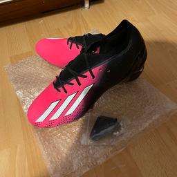 adidas X Speedportal.1 football/soccer boot

Condition: brand new

Size: Men’s 9

Colour: red,pink, black

Ground: Soft Ground.

Comes with spare studs and stud tightener 

Open to offers.

Any questions message me and I’ll get back to you ASAP. Thanks