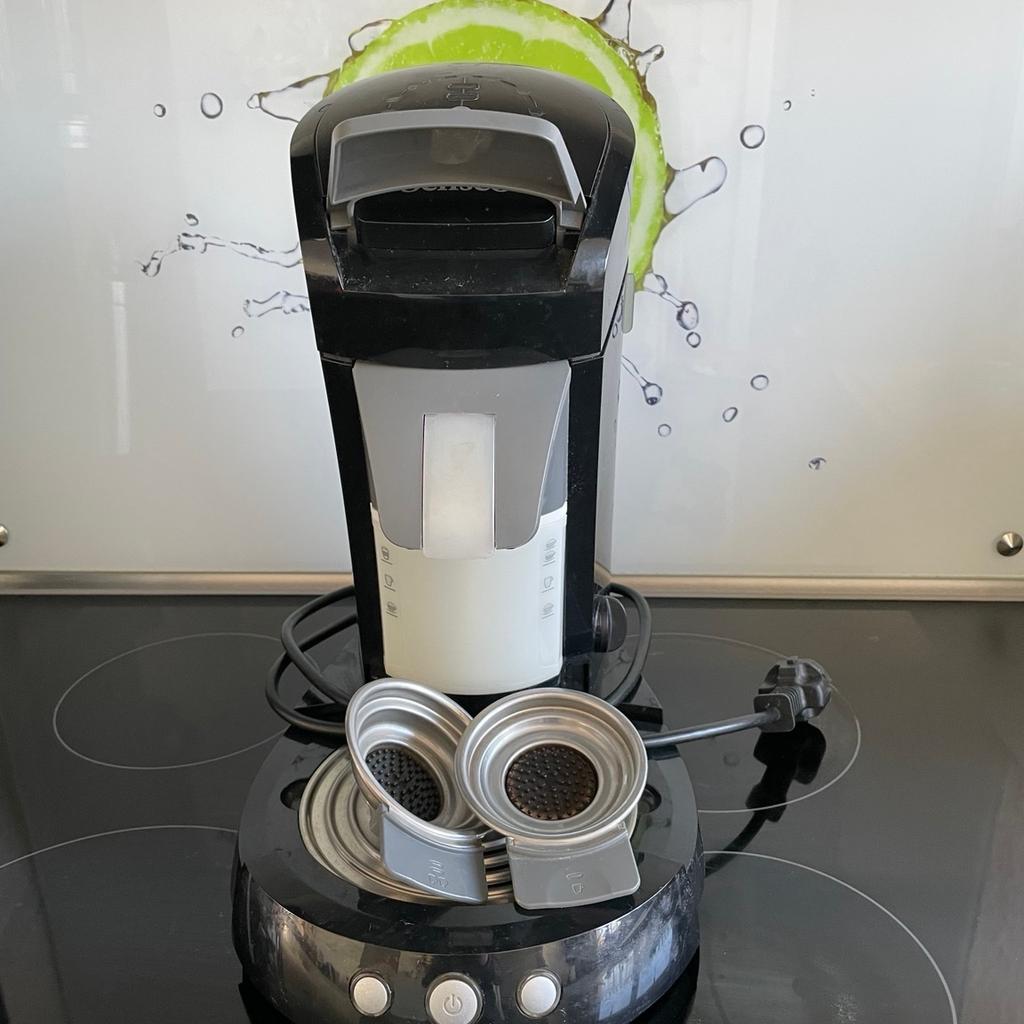 Verkaufe hier eine Senseo Kaffeepadmaschine mit Milchbehälter für Capuccino oder Latte Macchiatto.

Die Maschine ist defekt.
Der eingesetzte Wasserbehälter wird nicht erkannt. Gerät blinkt.

Daher BASTLERGERÄT oder Ersatzteillager!