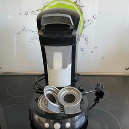 Verkaufe hier eine Senseo Kaffeepadmaschine mit Milchbehälter für Capuccino oder Latte Macchiatto.

Die Maschine ist defekt. 
Der eingesetzte Wasserbehälter wird nicht erkannt. Gerät blinkt.

Daher BASTLERGERÄT oder Ersatzteillager!