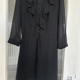 Ich verkaufe ein schwarzes H&M Kleid in der Größe 40.
Das Kleid wurde kaum getragen und ist daher in einem sehr guten Zustand. 

Versand als unversicherte Warensendung 2,25€

Zahlung per PayPal oder Überweisung.

Privatverkauf- keine Gewährleistung