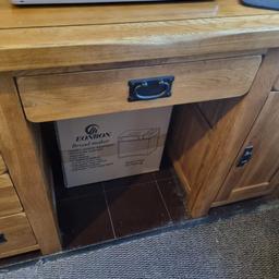 This is a quality solid oak Desk, worth £500. Selling for £200 for a quick sale.
Collection only. Open to offers.