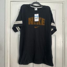 Men’s Nike loose fit T-shirt, brand new with tags
In Uk size Medium