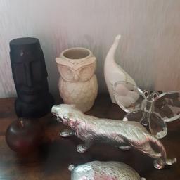 joblot of items.  ornaments and vases.  gold and brought decorative flowers.  £30 for all.collection only
