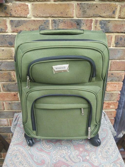 Buy & Sell East London Upton Park - East London - Photos for suitcase