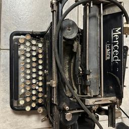 Alte Schreibmaschine

Mercedes Electra

Muss gereinigt werden, läuft nicht!

Bastler Stück

kein Versand