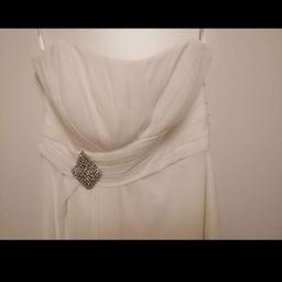 Verkaufe mein Hochzeitskleid; kann auch als Maturaballkleid verwendet werden!

Wurde nur einmal zur Hochzeit getragen

Neupreis war 500€
