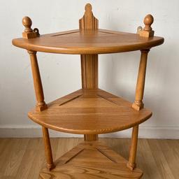 An Ercol, solid Elm 3 shelf, Wall mounted wall rack.
In Blonde finish.
In very good condition.
This can be hung either way round, one way with grooves for plates, or the other way is smooth.
With brackets for wall mounting.
Nationwide delivery available.

79cm high