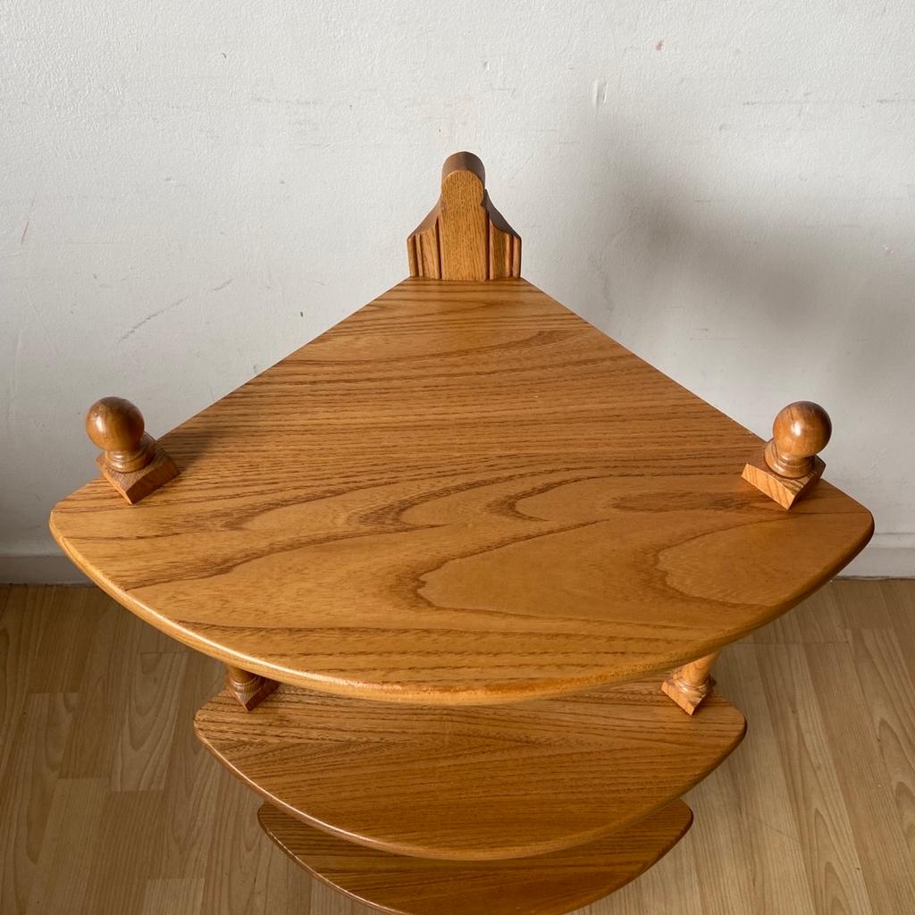 An Ercol, solid Elm 3 shelf, Wall mounted wall rack.
In Blonde finish.
In very good condition.
This can be hung either way round, one way with grooves for plates, or the other way is smooth.
With brackets for wall mounting.
Nationwide delivery available.

79cm high