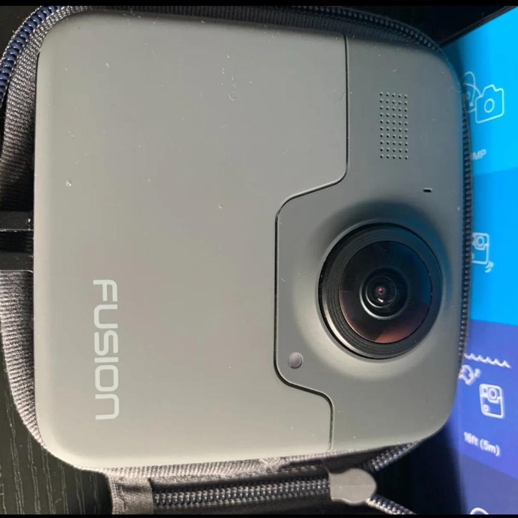 GoPro Fusion 360° Camera &
Accessories +Box + Hard Case +
Tripod + 2x64GB SD