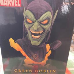 Marvel Comics Legends in 3D Büste 1/2 The Green Goblin 25 cm
Hochwertige Resin Büste in Größe ca.
25 cm auf dekorativem Sockel.
Limitierte Auflage von 1000 Exemplaren und Echtheitszertifikat.